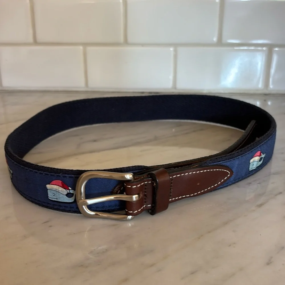 Vineyard Vines Boys “Santa Whale” Belt size 26